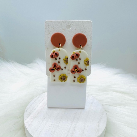 Floral Polymer Clay Earrings - Picture 1 of 3